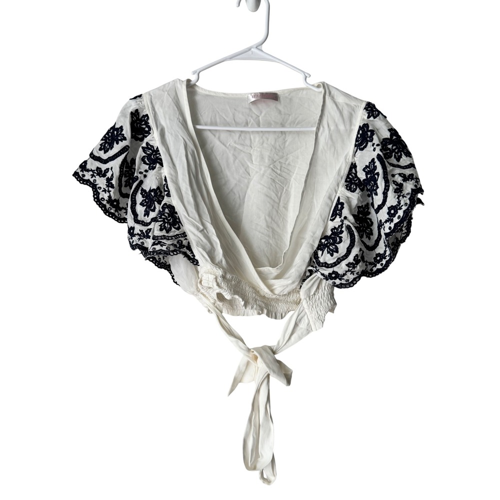 JJ's Fairyland White Navy Blue Floral Embroidered Tie Front Crop Top M JT177
